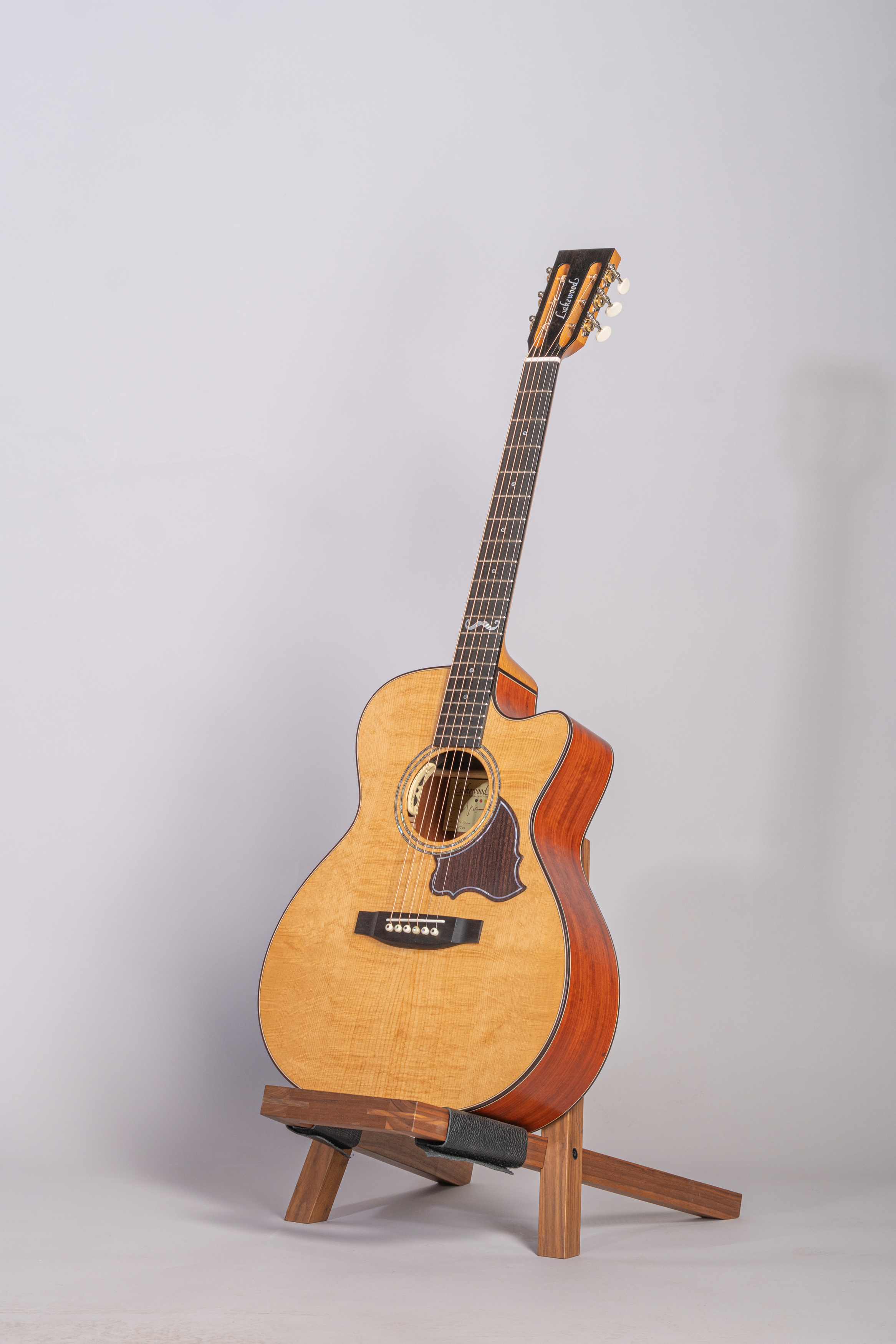 Customshop Gallery :: Lakewood Guitars